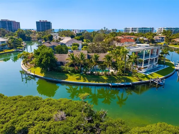 560 Harbor Cove Cir, Longboat Key, FL 34228