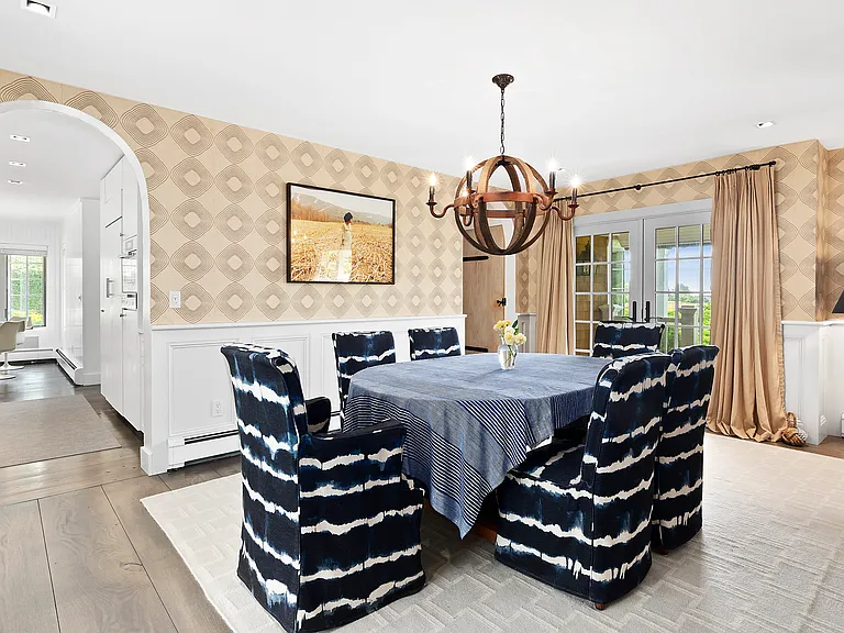 340 Hedges Ln — Photo 11