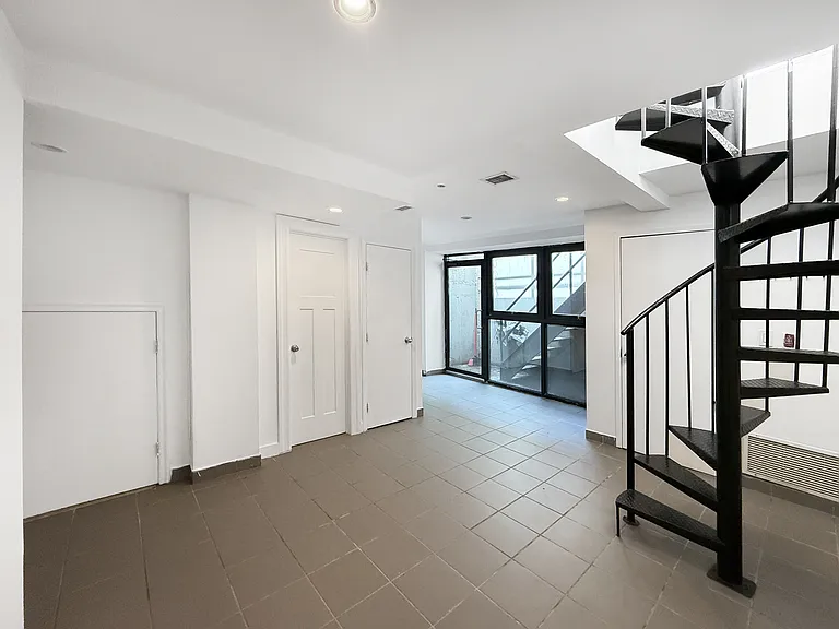 90 Clermont Ave #1L — Photo 10