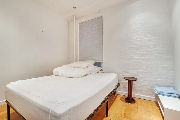 Rented by Bond New York | media 17