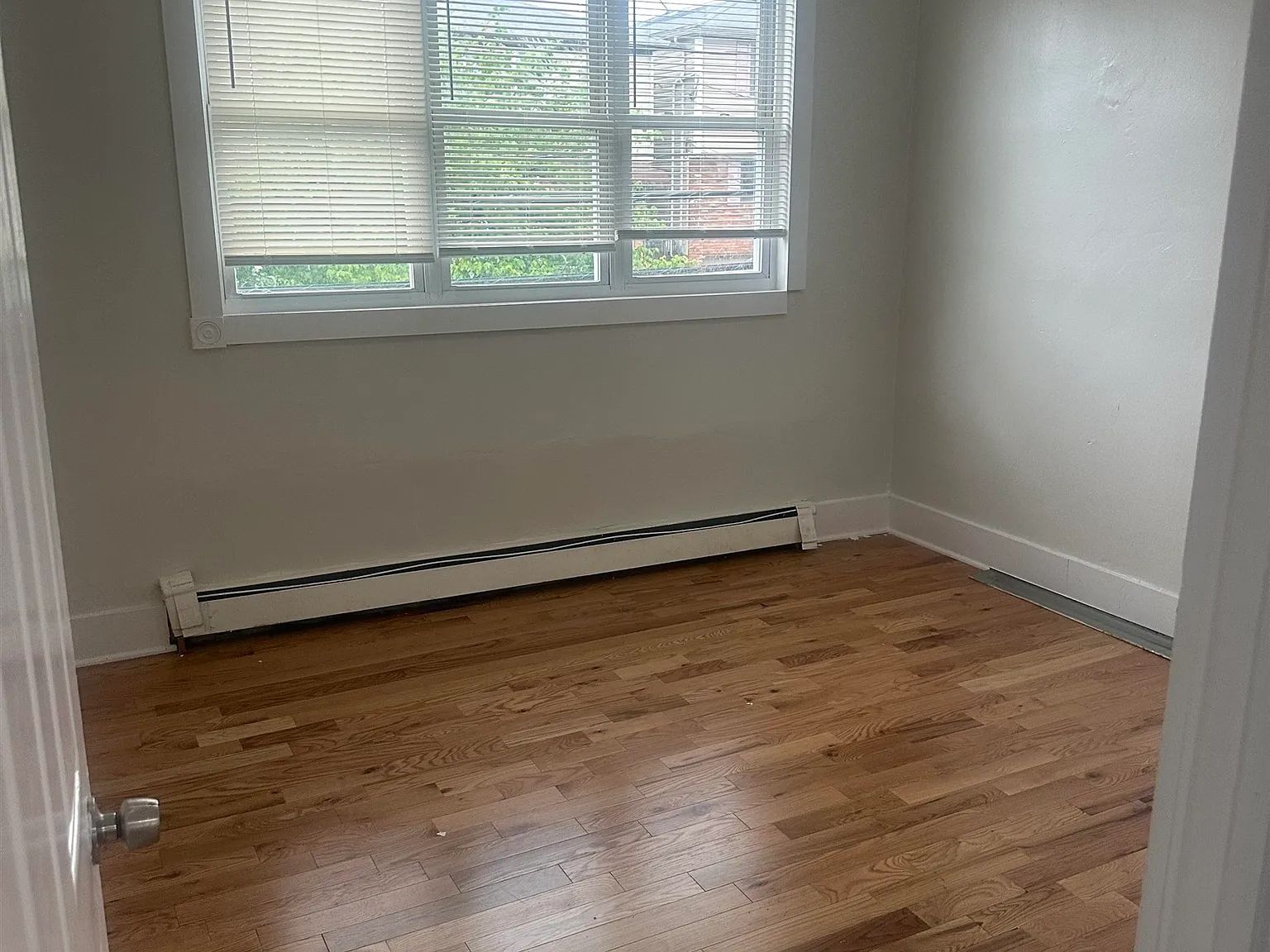 2 bed, 1.0 bath, 1000 sqft, $1,895 — Photo 2