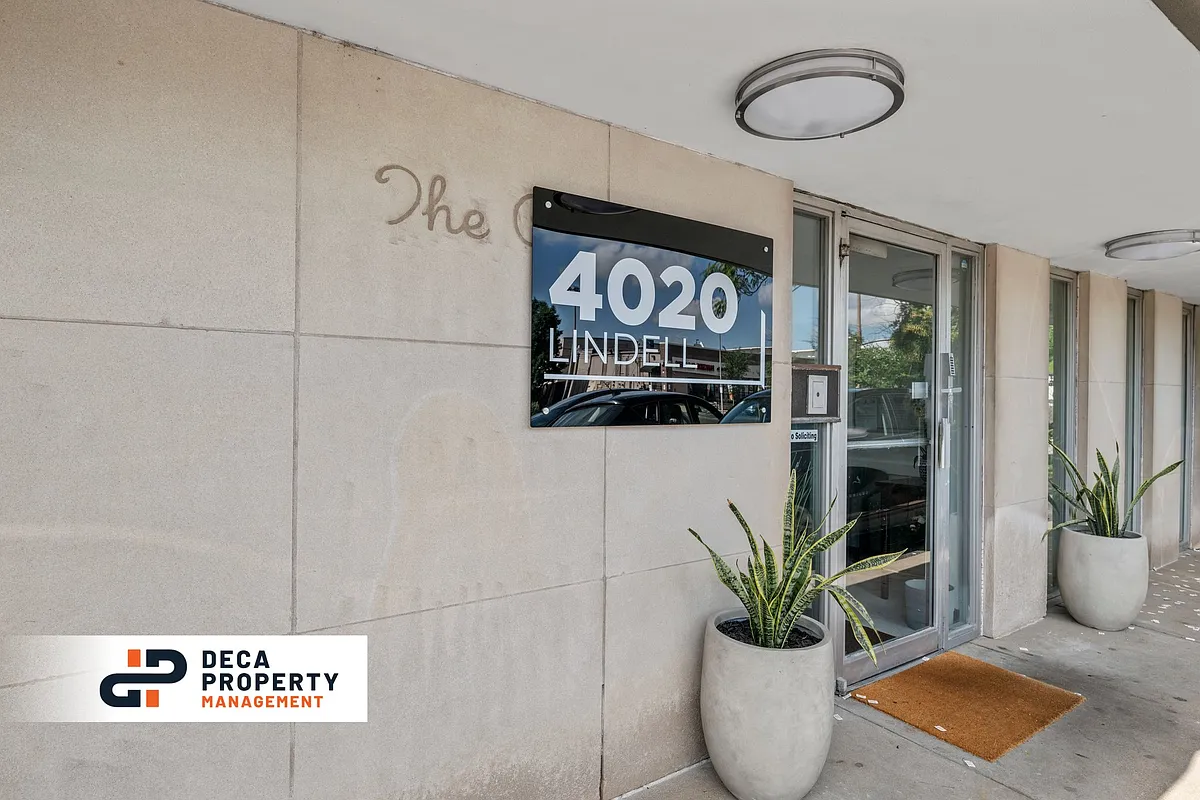 Building Photo - 4020 Lindell Blvd #306