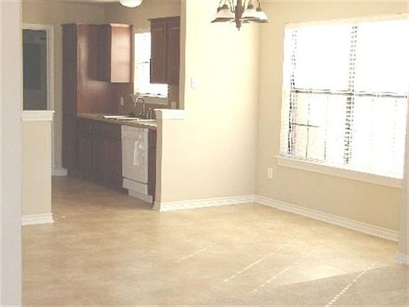 Dining & Kitchen