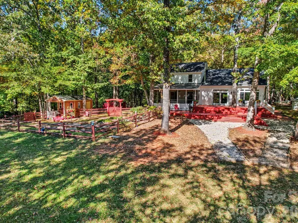 5720 Stone Mill Rd, Waxhaw, NC 28173