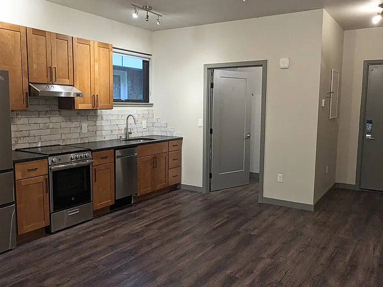 221 23rd Ave E #1C — Photo 2