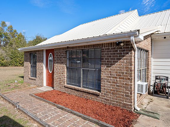 3rd image of 118 Stephens Ln