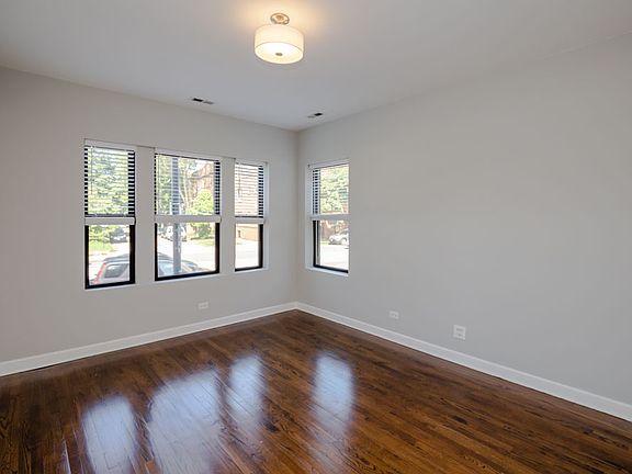 3rd image of 5622 N Clark St #1W