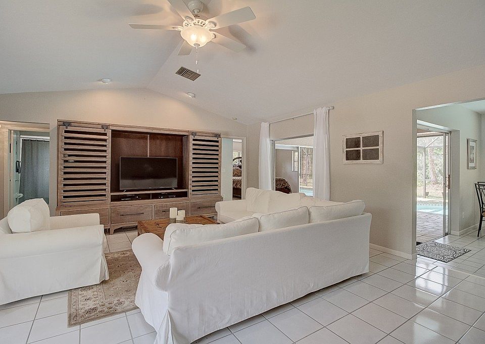 1st image of 5721 Golden Oaks Ln