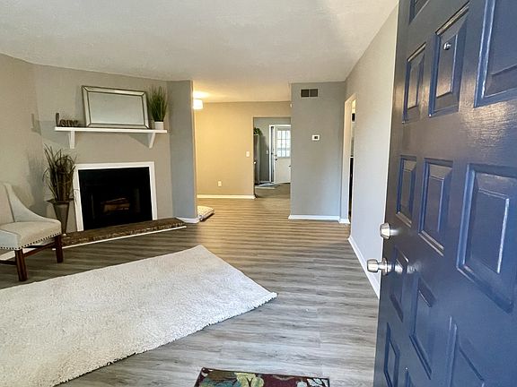 2nd image of 1304 Massman Dr