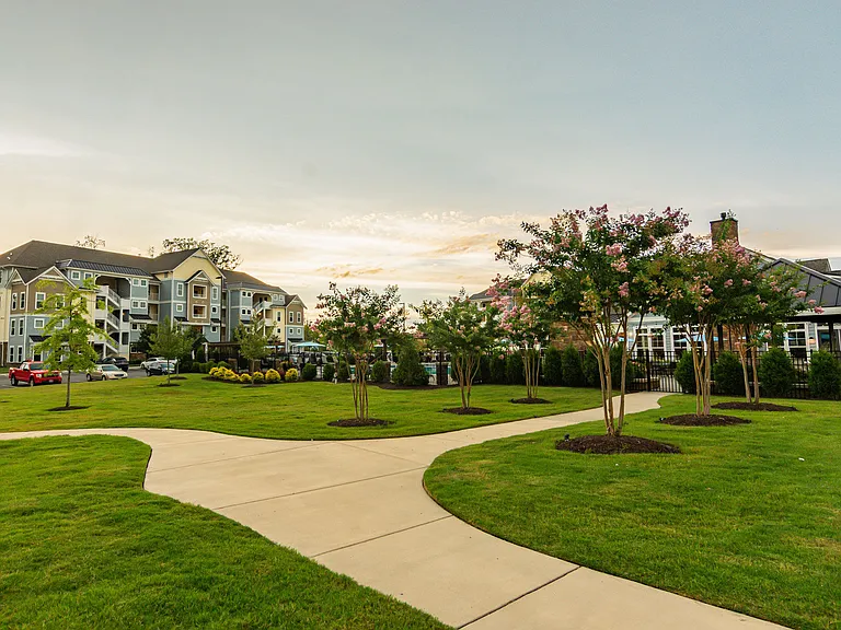 Glenmoor Oaks — Photo 20