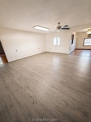 5th image of 926 Millican St