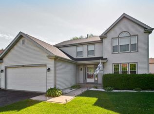 407 Indian Ridge Trl, Wauconda, IL 60084