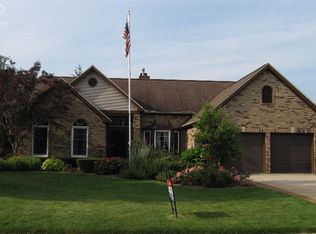 4091 Autumn View Ct, Fenton, MI 48430