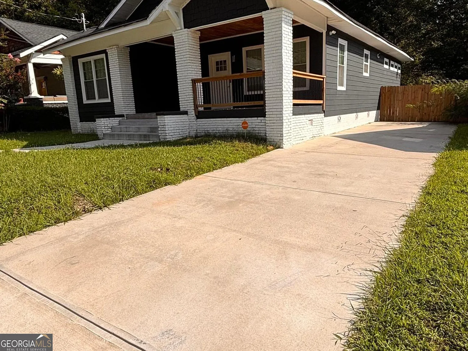 3 bed, 2.0 bath, $2,100 — Photo 3