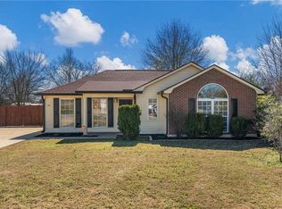 10 Whippoorwill Ln, Fort Mitchell, AL 36856