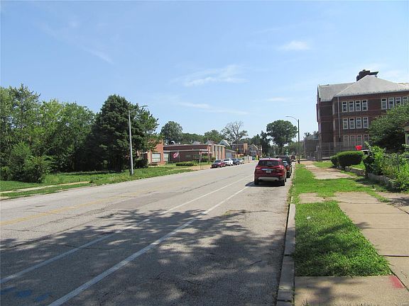 2nd image of 1207 N Euclid Ave