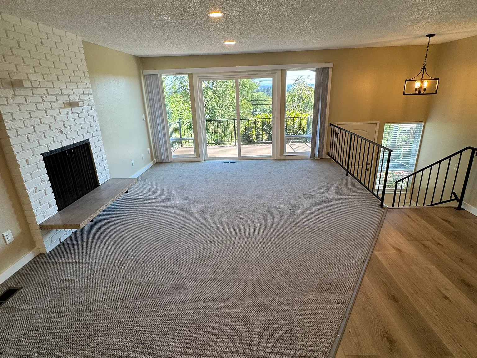 3 bed, 1900 sqft, $2,600 — Photo 3