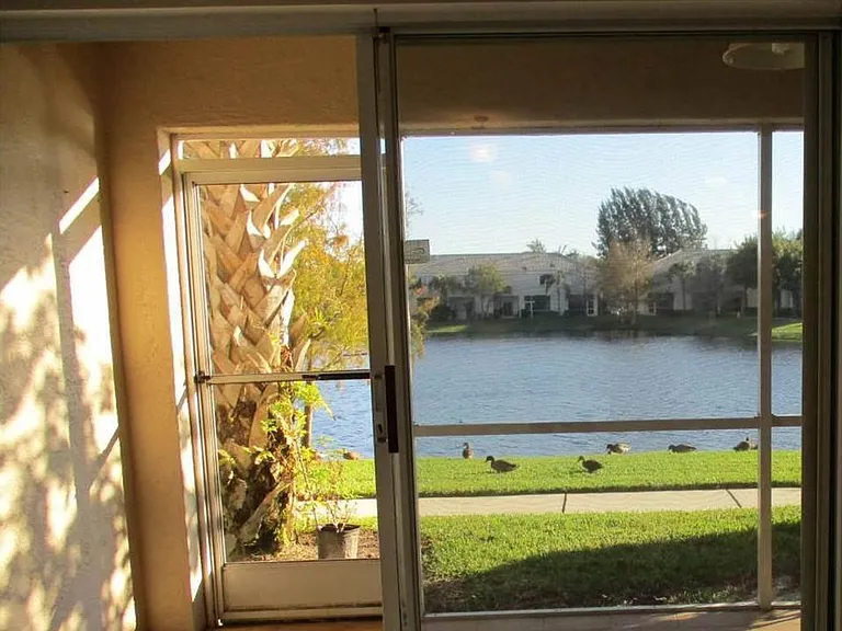 4616 Palmbrooke Cir — Photo 15