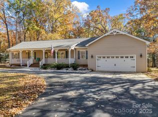 1615 Oak Park Ct, Iron Station, NC 28080
