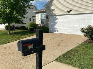 1060 Silo Bend Dr, Wentzville, MO 63385