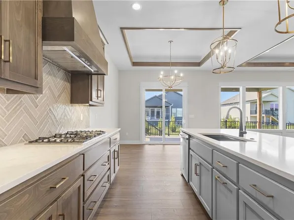 17412 Richards St, Overland Park, KS 66221