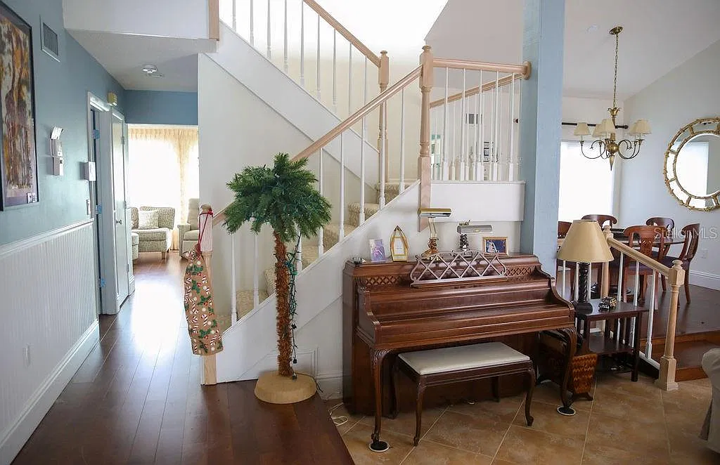 3 bed, 2.5 bath, 2124 sqft, $4,500 — Photo 1