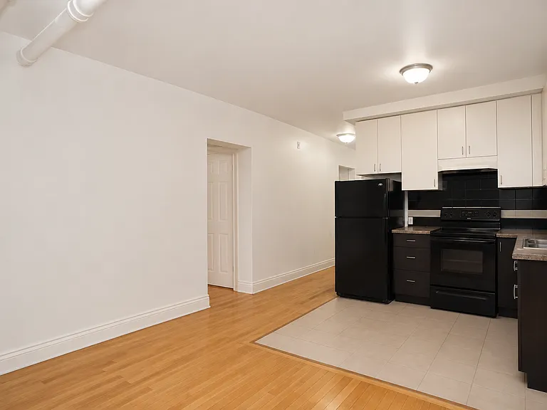60 Cobourg St #2 — Photo 3