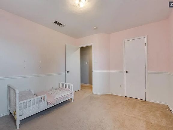 4th image of 215 Garden Valley Ln