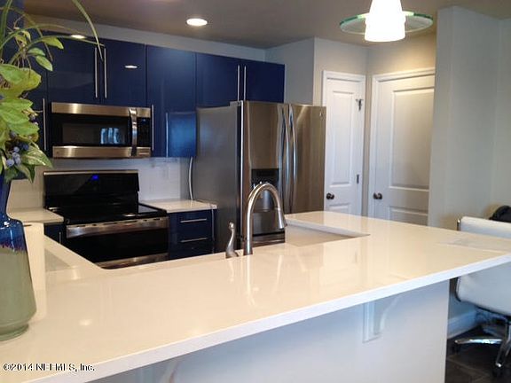 4th image of 400 E Bay St Suite 1809