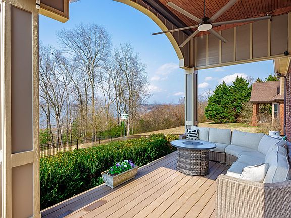 3rd image of 6291 Breezy Hollow Ln