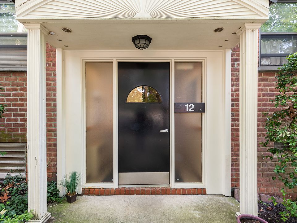 12 Manor House Drive