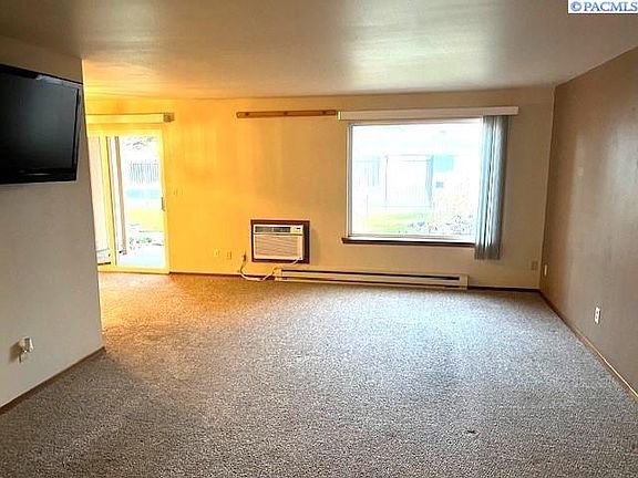 5th image of 3121 W Hood Ave APT E102