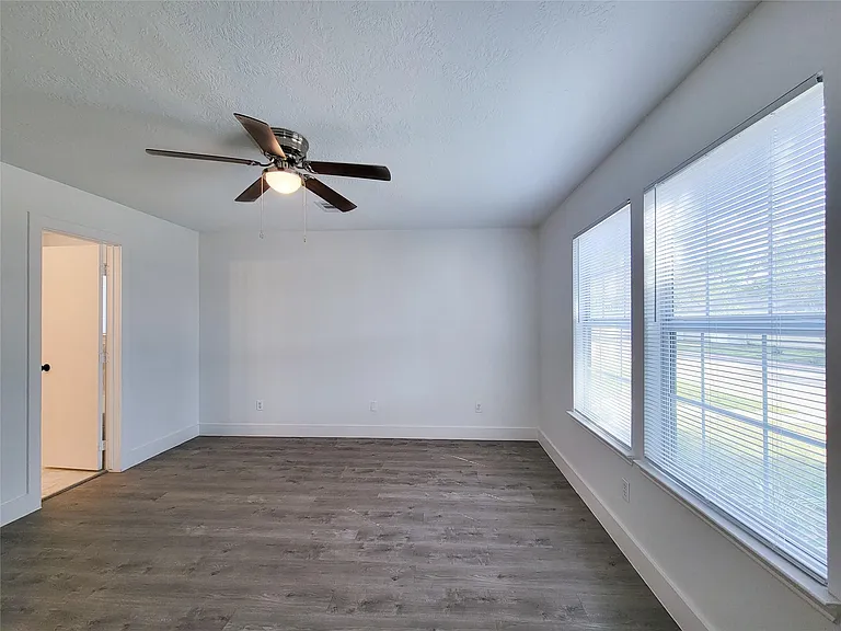 10030 Farrell Dr — Photo 12