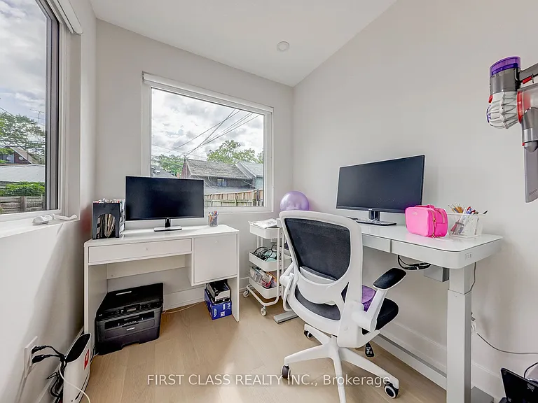 431 Roxton Rd — Photo 11