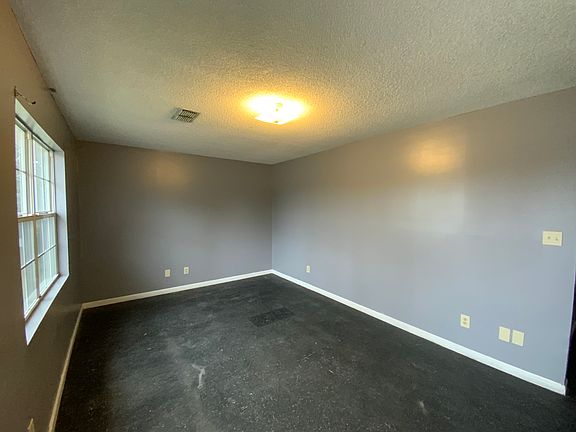 2nd image of 242 E Railroad St NE #B