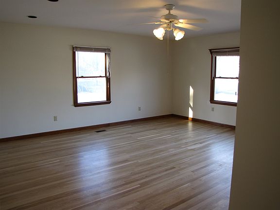 5th image of 2212 S Belhaven Ct