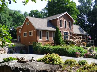 220 Shady Trails Ln, Mill Run, PA 15464