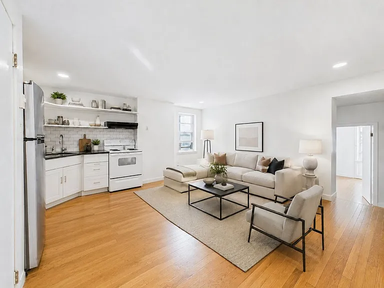 3022 Richmond St. — Photo 2