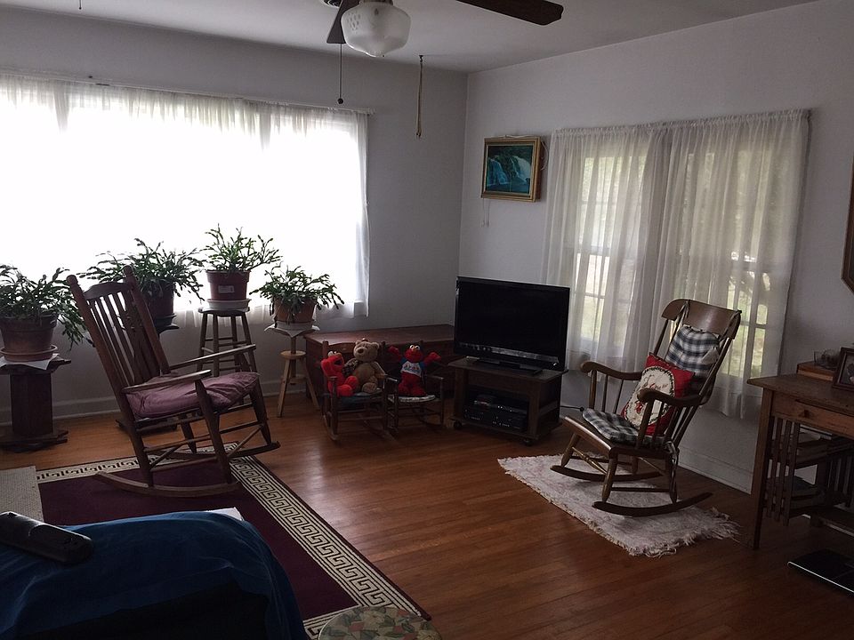 2nd image of 705 N 3rd St