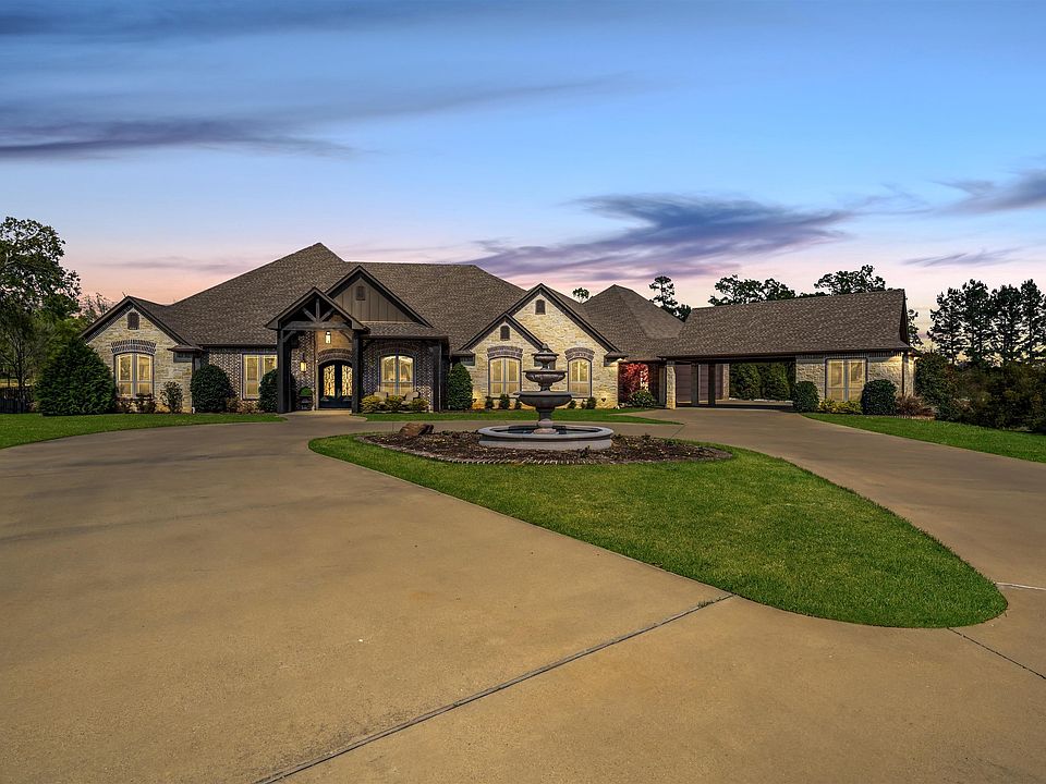 1st image of 17521 Biltmore Cir