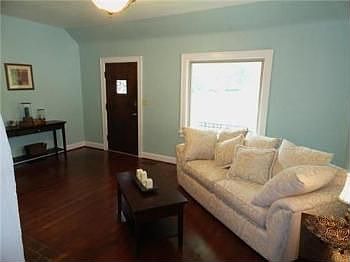2nd image of 3615 Gladstone Blvd