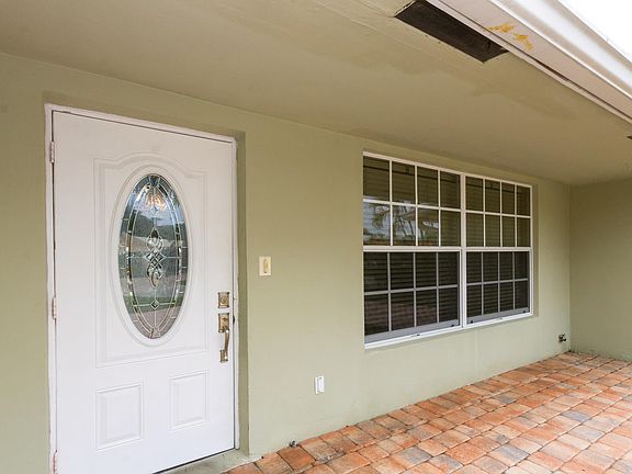 4th image of 2717 SE 14th St