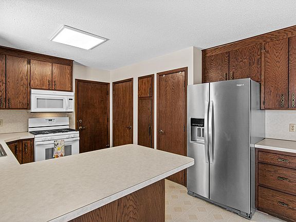 5th image of 479 Centennial Dr