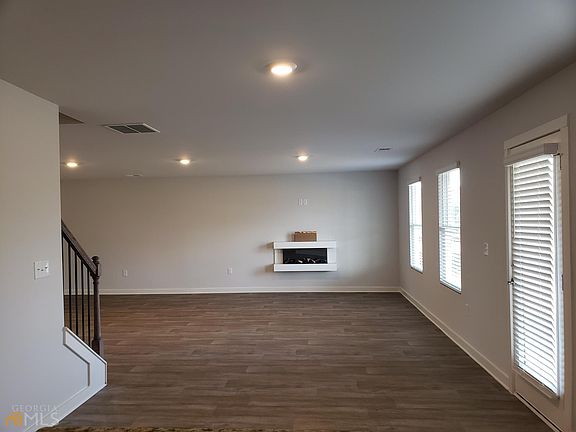 2nd image of 214 Overlook Dr