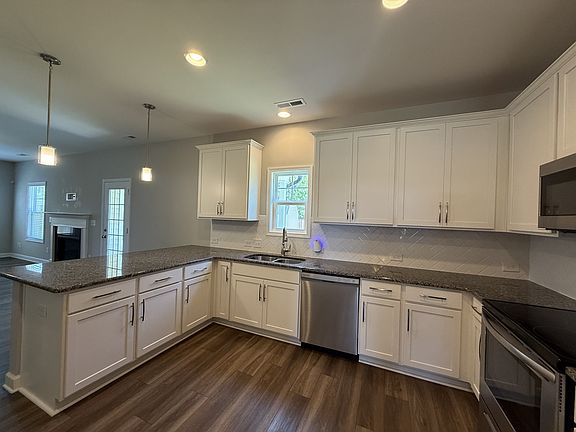 4th image of 582 Transom Way