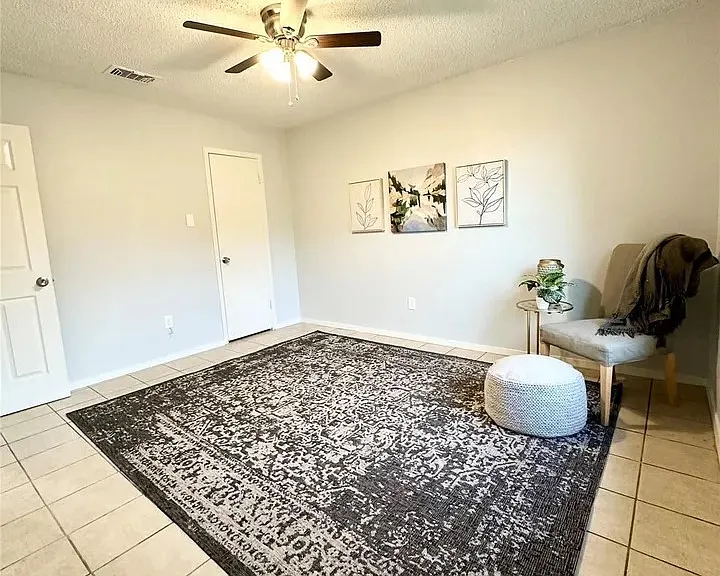 2111 Warwick Dr — Photo 15
