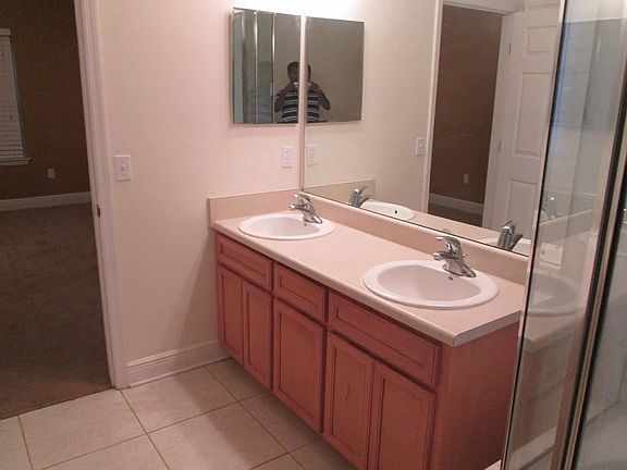 3rd image of 1405 Crescent Hills Dr