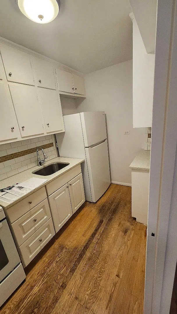 302 East 88th Street — Photo 3