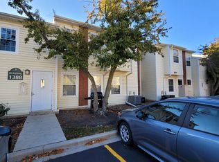 1388 E Wyndham Cir APT 203, Palatine, IL 60074