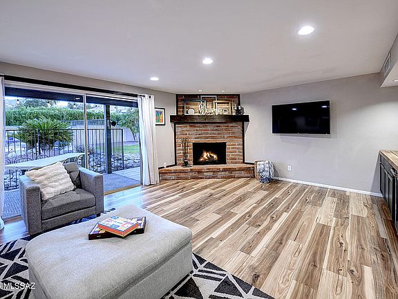 5th image of 3755 N Knollwood Cir